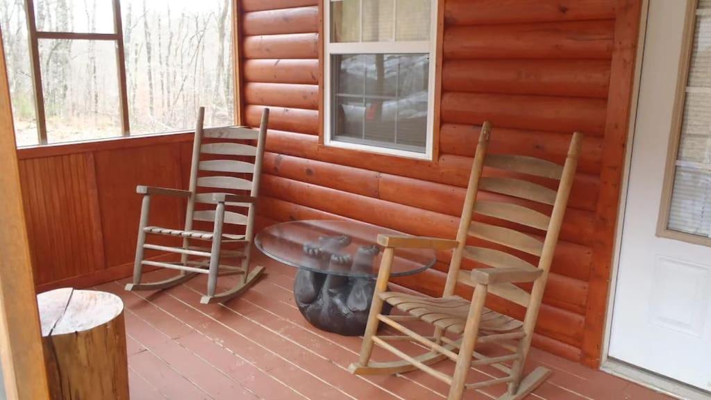 Gas Fireplace, Firepit, And Cedar Adirondack Chair Spencer Buitenkant foto